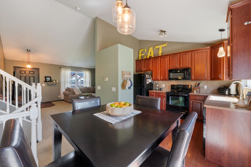 Building Photo - 8753 Quest St