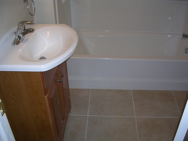 Building Photo - Rider/TCNJ Students!!! Great 4 Bedroom/2 Full Bath Home Near TCNJ and Rider! Recently Renovated! ...