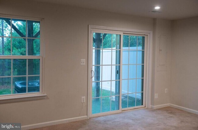 Building Photo - 9816 Cedarmass Cir