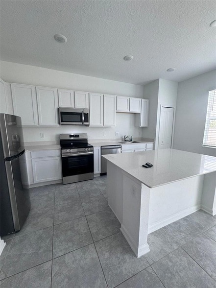 Building Photo - 2667 Skyline Lp