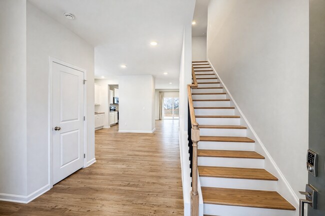 Building Photo - Spacious 5 Bedroom Dawsonville Home with Rare Basement Just Minutes from GA 400 and the Outlets