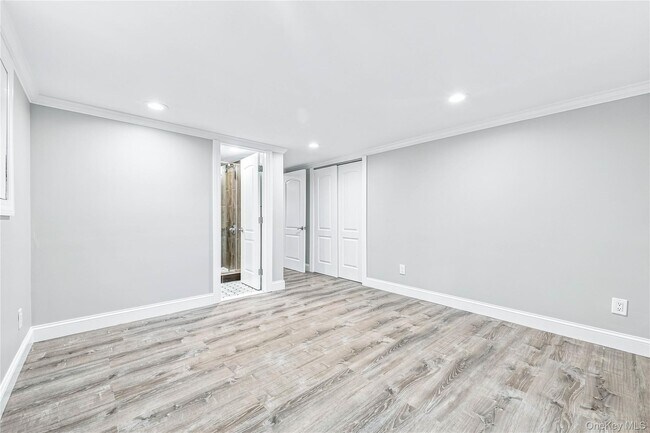 Building Photo - 131 N Coleman Rd
