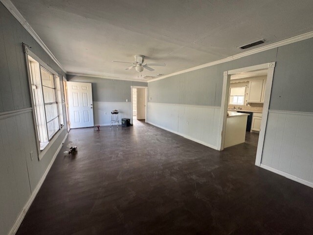 Building Photo - 1321 W Frey