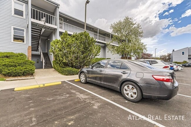 Building Photo - 3141 S Tamarac Dr