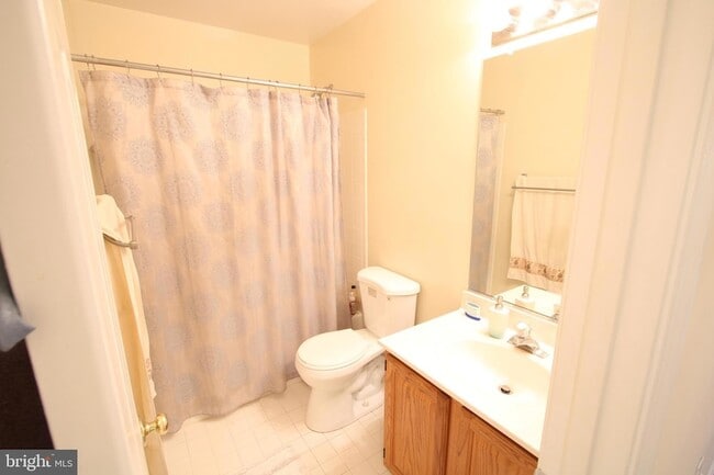 Building Photo - 13728 Valley Oak Cir