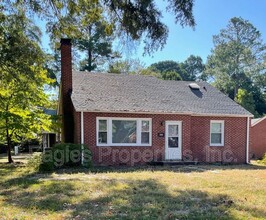 Building Photo - 300 S Andrews Ave