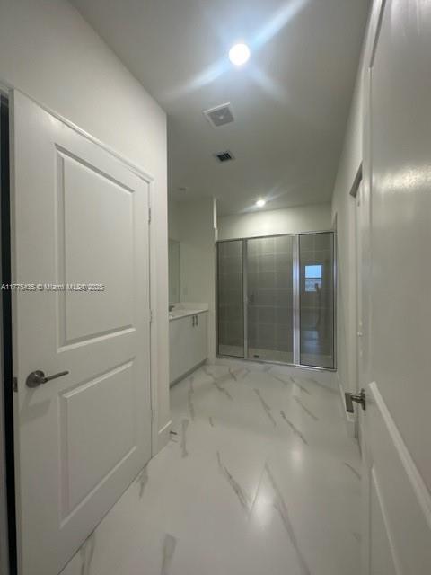 Building Photo - 2270 SE 27th Dr