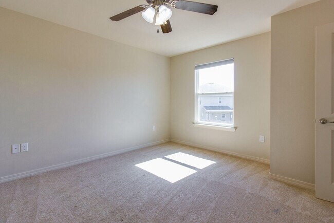Building Photo - 150 Peoria Blvd