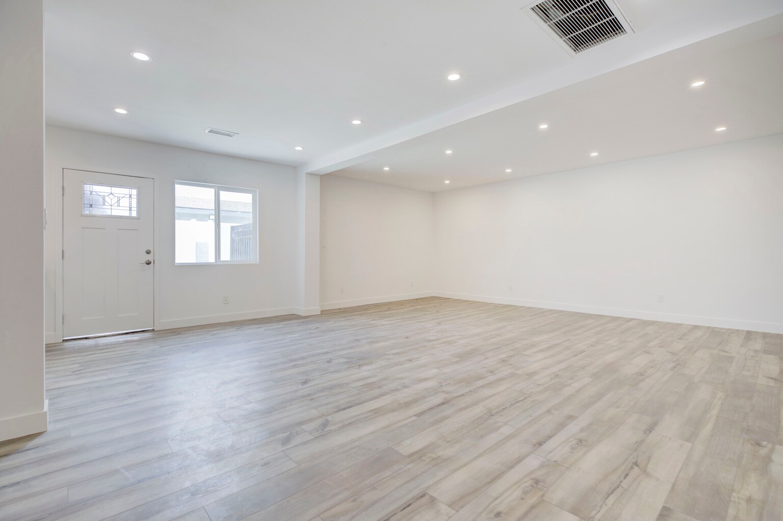 Building Photo - 11324 Haskell Ave