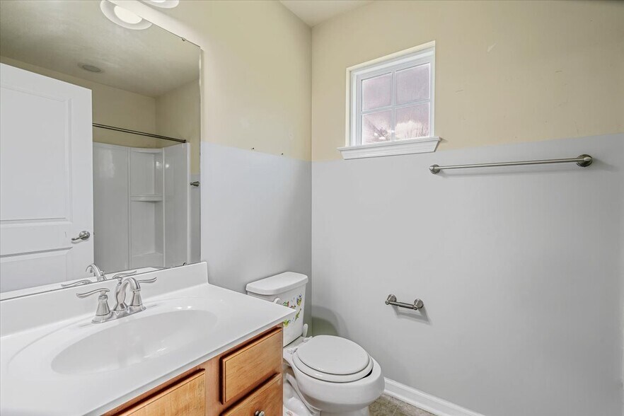 Building Photo - 8059 Hinsdale Ln