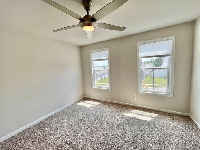 Building Photo - 120 Alta Crst Ln