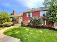 Building Photo - Gorgeous 4 Bed 2 Bath Single Family Home W...
