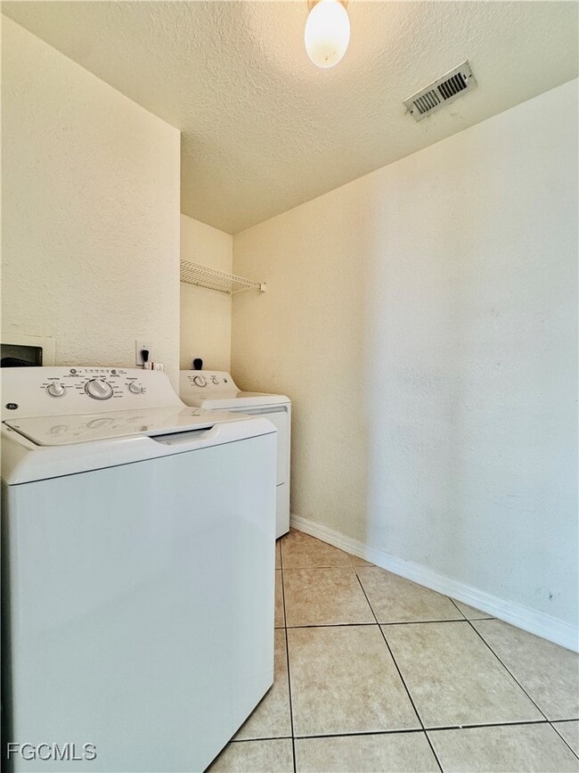 Building Photo - 23660 Walden Center Dr