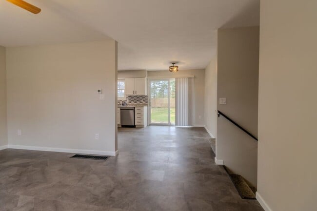 Building Photo - Bright & Updated 4-Bedroom Home Close to Everything