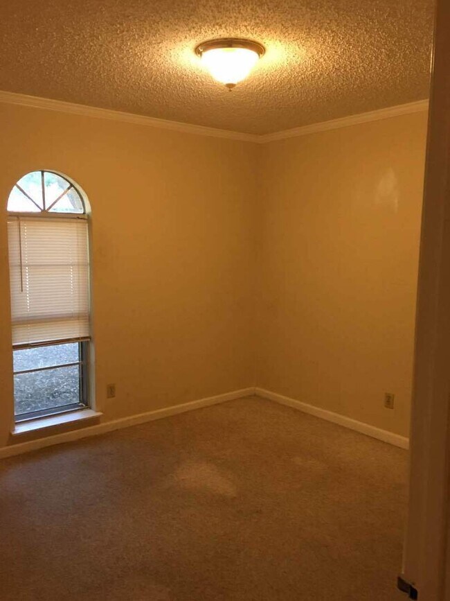 Building Photo - 3 Bedroom House in Garland, TX