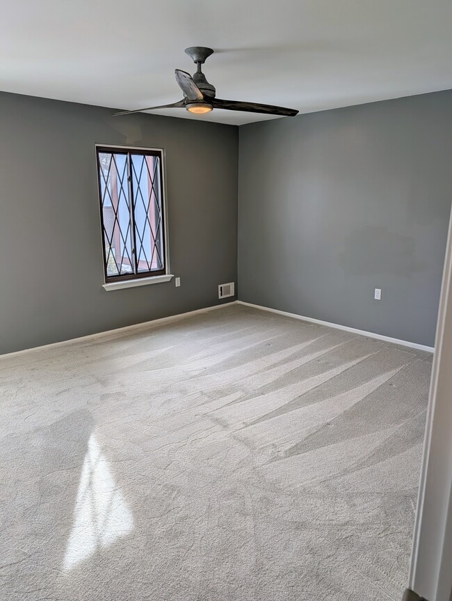 Building Photo - 105 Devonshire Ct