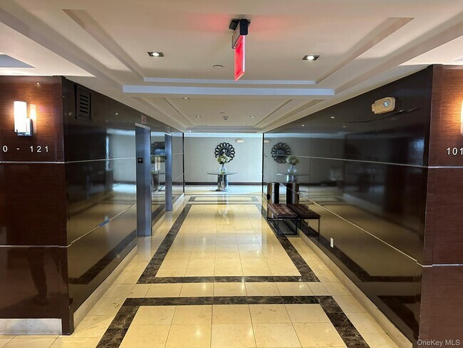 Building Photo - 64-05 Yellowstone Blvd