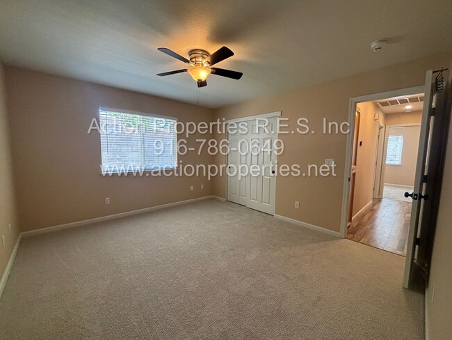 Building Photo - West Roseville LongMeadow 2 Gated, Single ...
