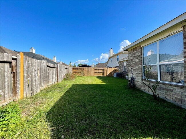 Building Photo - 12347 Carmel Dale Ln