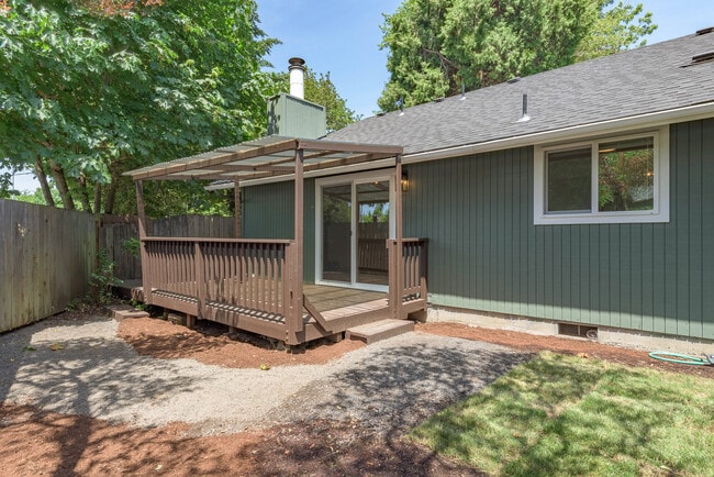 Building Photo - 2817 Applewood Ln