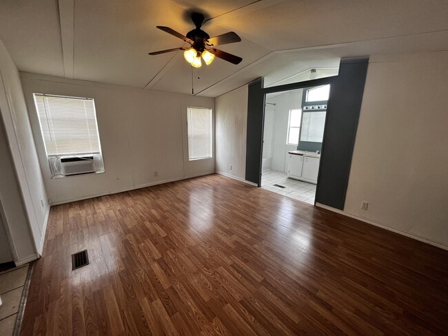Building Photo - 220 Six Pines Rd