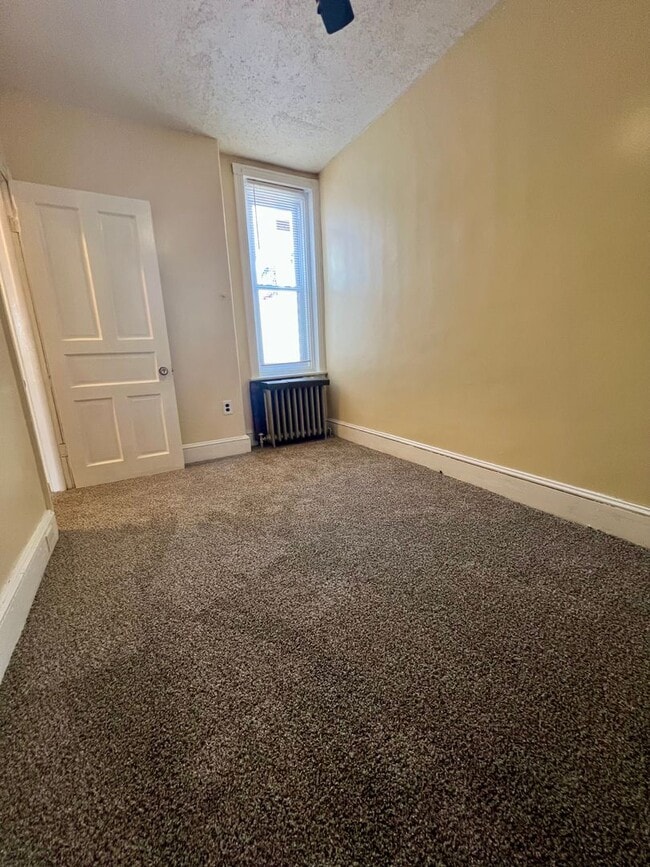 Building Photo - Stunning 3-Bedroom Townhome in Frankford! Available NOW!