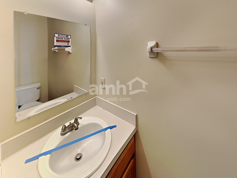 Building Photo - 6768 Fallon Ln