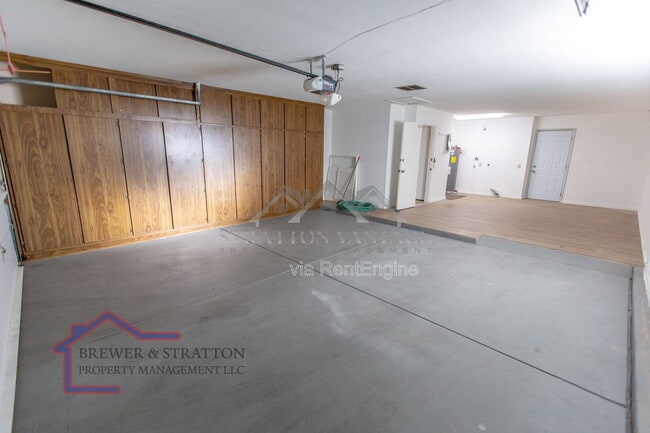 Building Photo - 18414 N 129th Ave