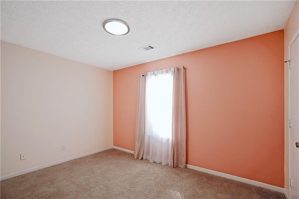 Building Photo - 1528 Carriage Ln