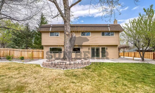 Building Photo - 4 Bedroom in Reno!!!  Great Location!