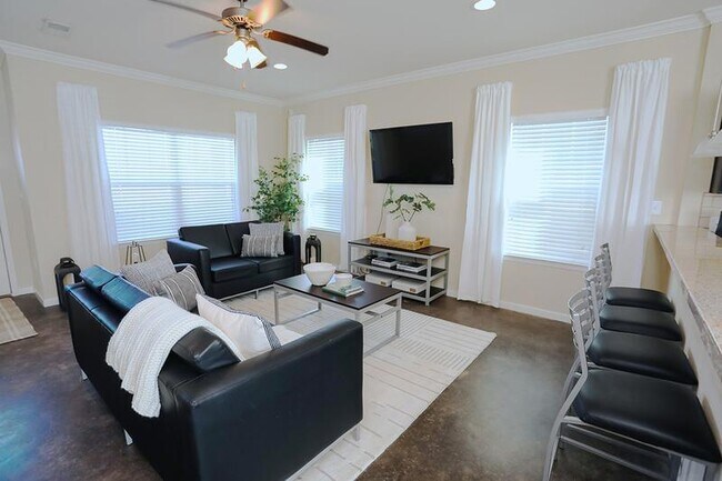Building Photo - 3560 Aspen Heights Pky