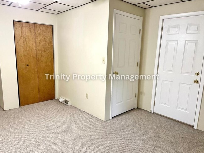 Building Photo - 213 W Woodland Ave