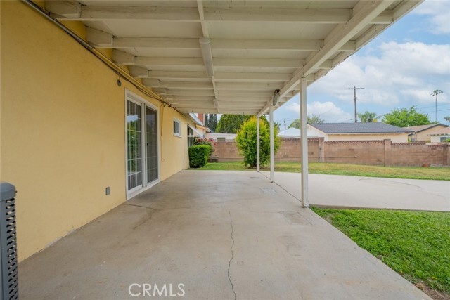 Building Photo - 6933 Fallbrook Ave