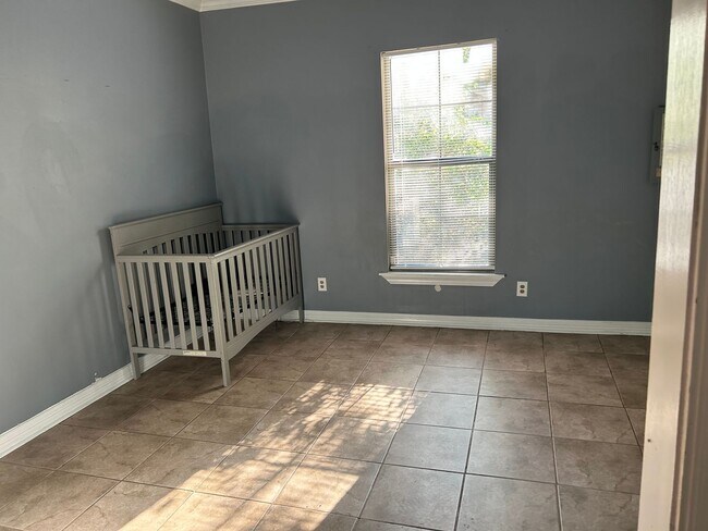 Building Photo - 1944 Milam St