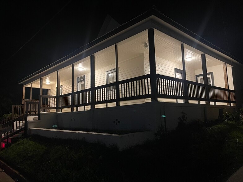 Building Photo - 10 Jeter Ave