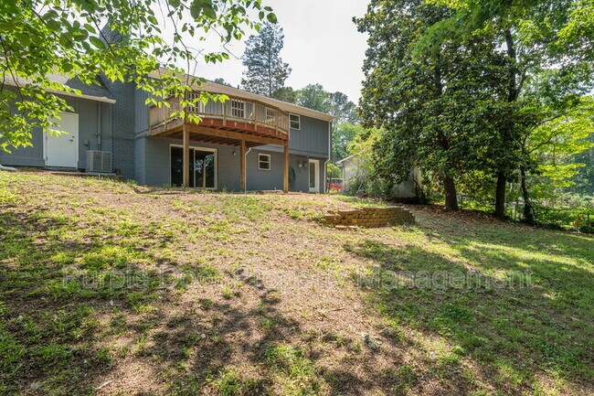 Building Photo - 2369 Brenda Dr SE