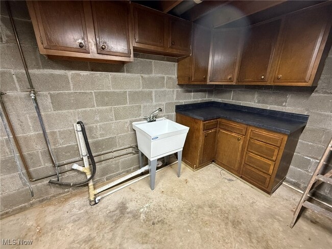 Building Photo - 312 Minnich Ave NE