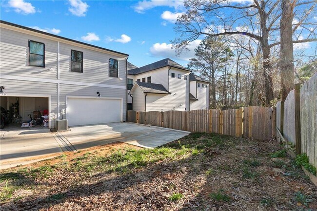 Building Photo - 777 Stickley Oak Way