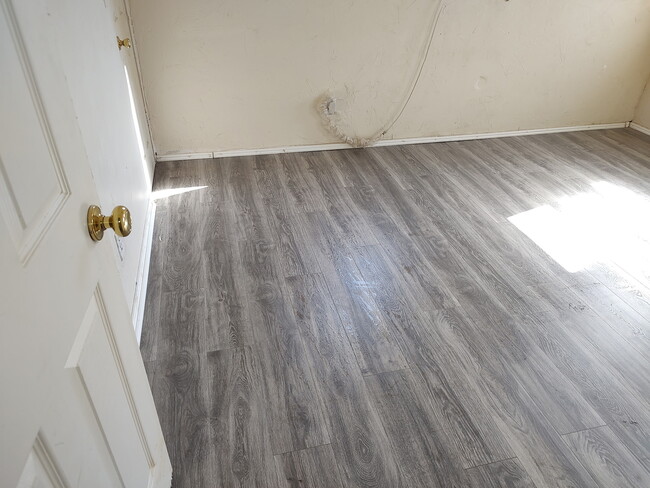 Building Photo - 538 State St