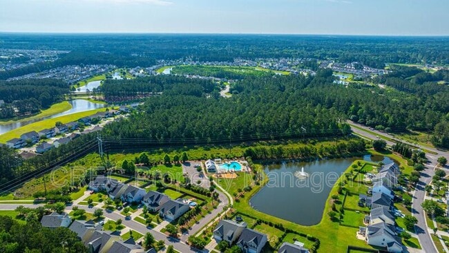 Building Photo - 201 Bigleaf Ct