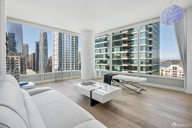 Building Photo - 425 1st St