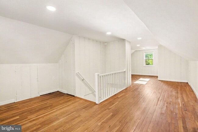 Building Photo - 105 Oak Hill Dr