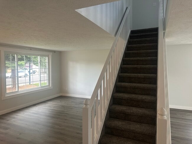 Building Photo - 3524 English Ct