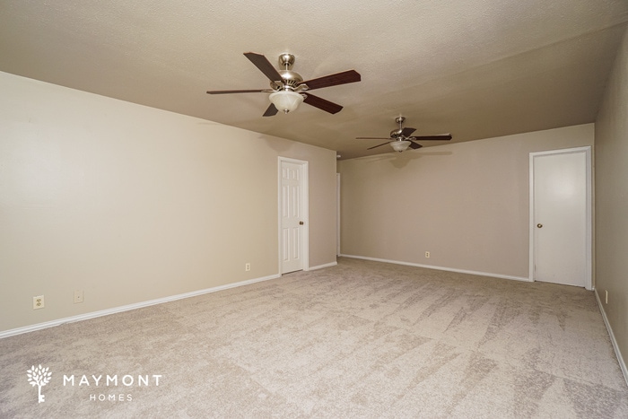 Building Photo - 15635 Legend Springs Dr