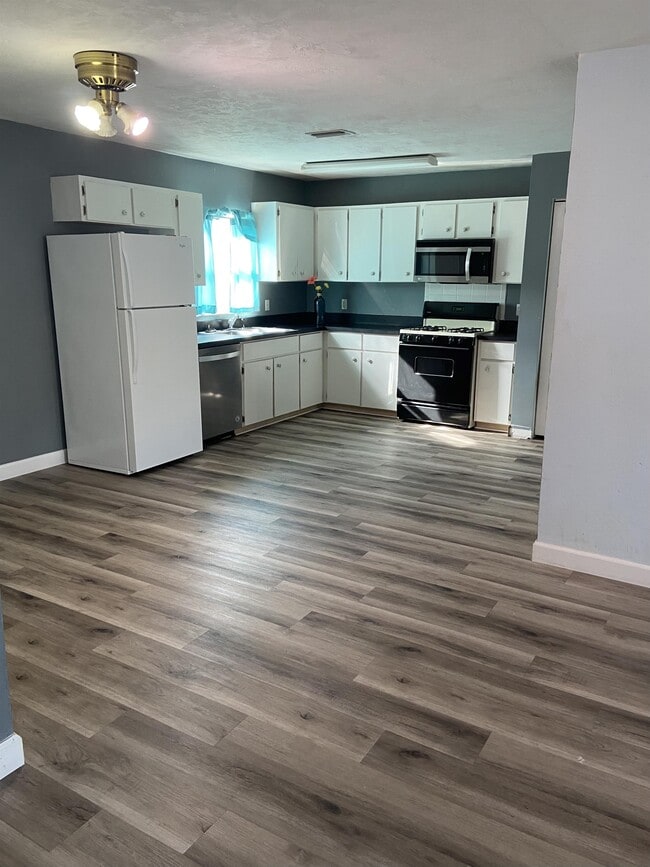 Building Photo - 504 Ora St