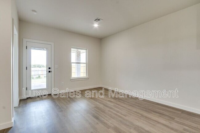 Building Photo - 8329 NW 163rd Ter