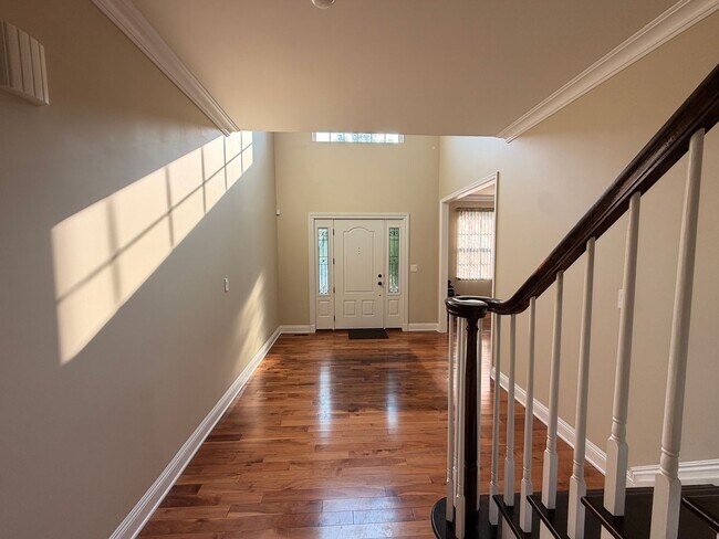 Building Photo - 87 Timberhill Dr