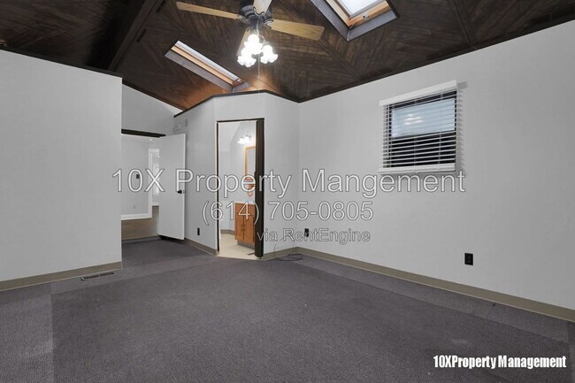 Building Photo - 563 S Burgess Ave
