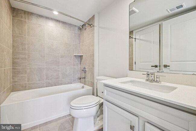 Building Photo - 9389 Edenderry Dr