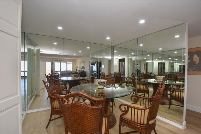 Building Photo - 4900 N Ocean Blvd